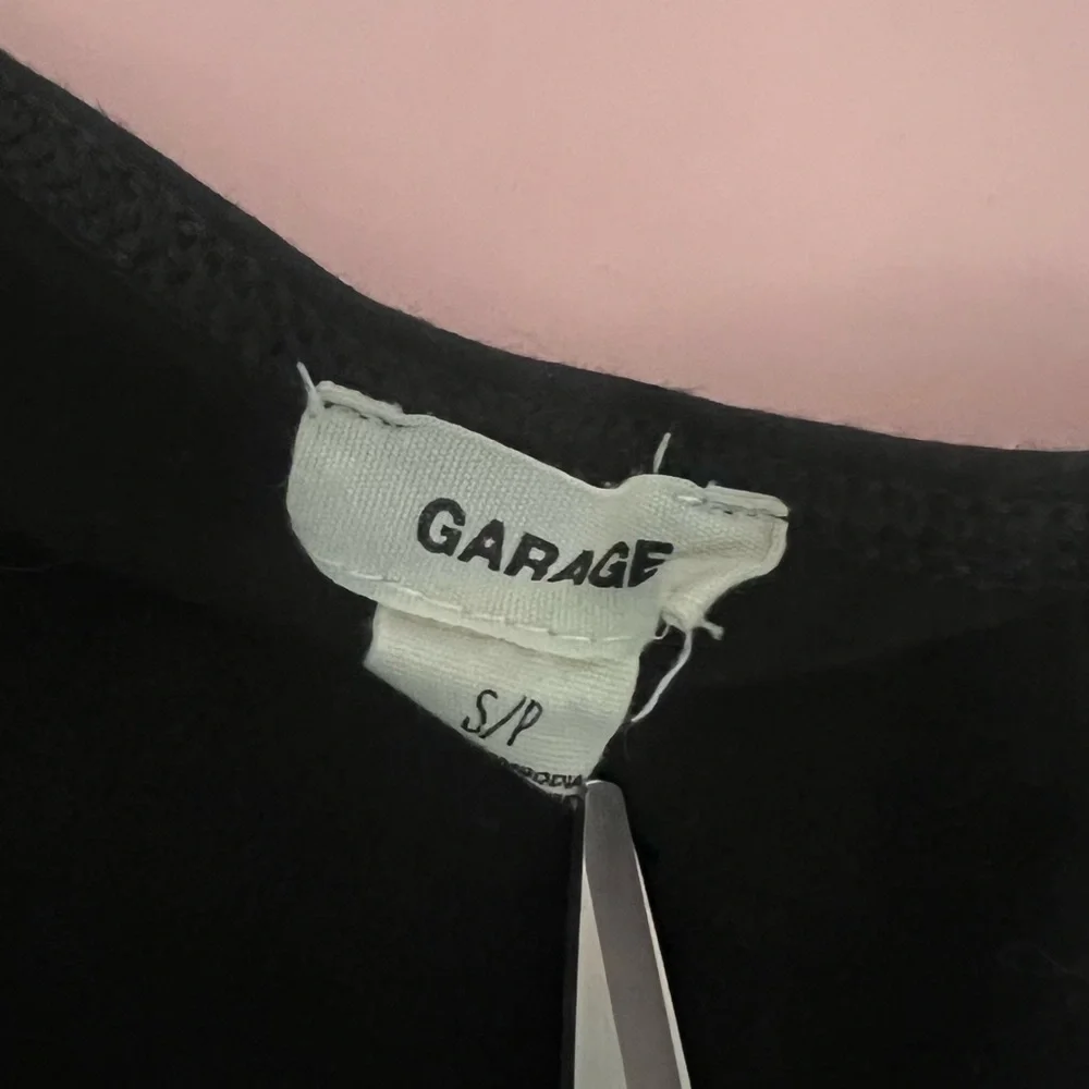 ❌SOLD❌ Garage Black Crop Top - Picture 2 of 3